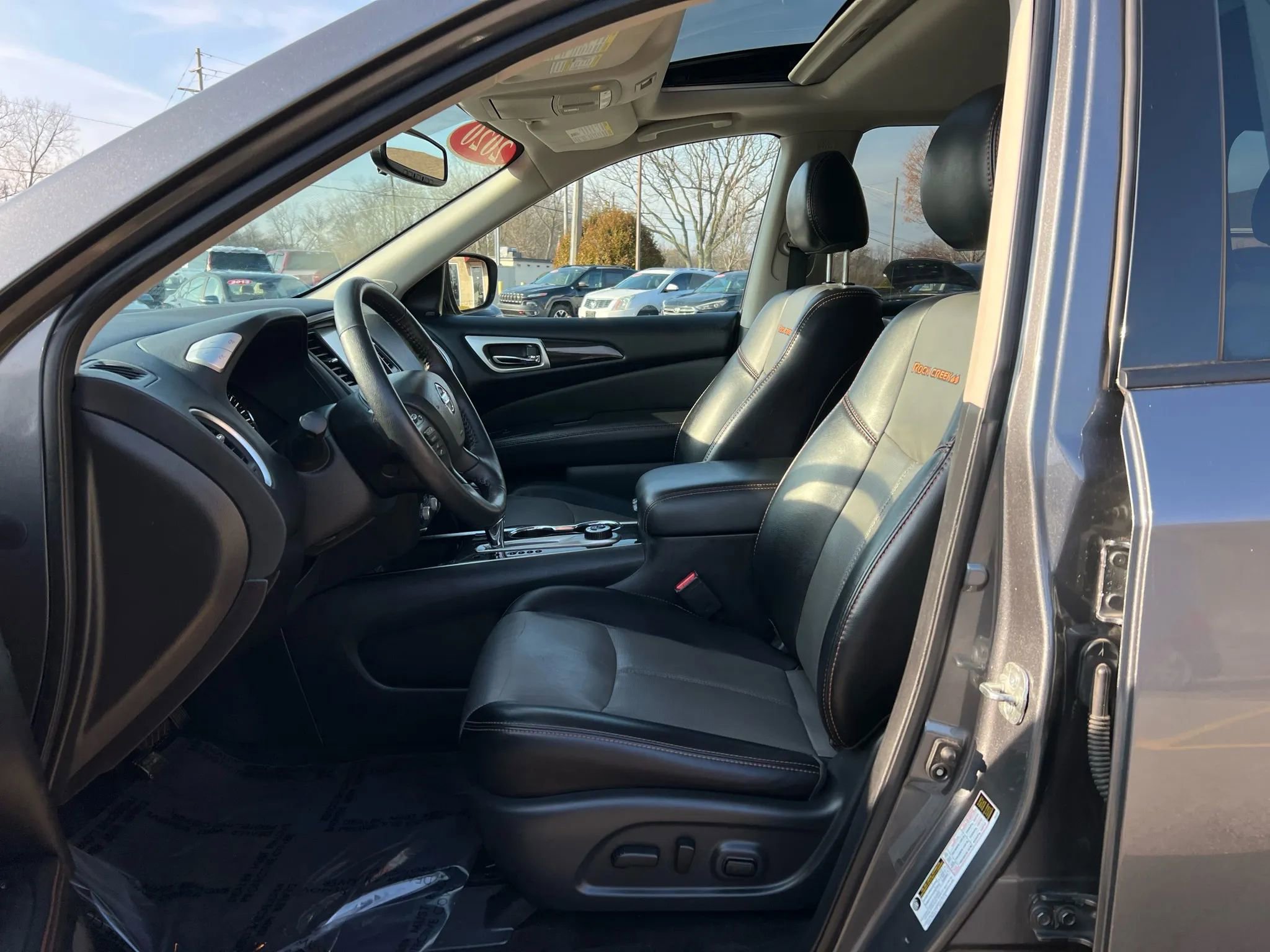 Used 2020 Nissan Pathfinder SL image 17