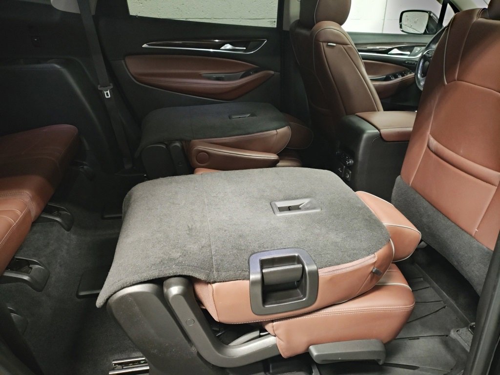 Used 2021 Buick Enclave Avenir w/ Avenir Technology Package image 13