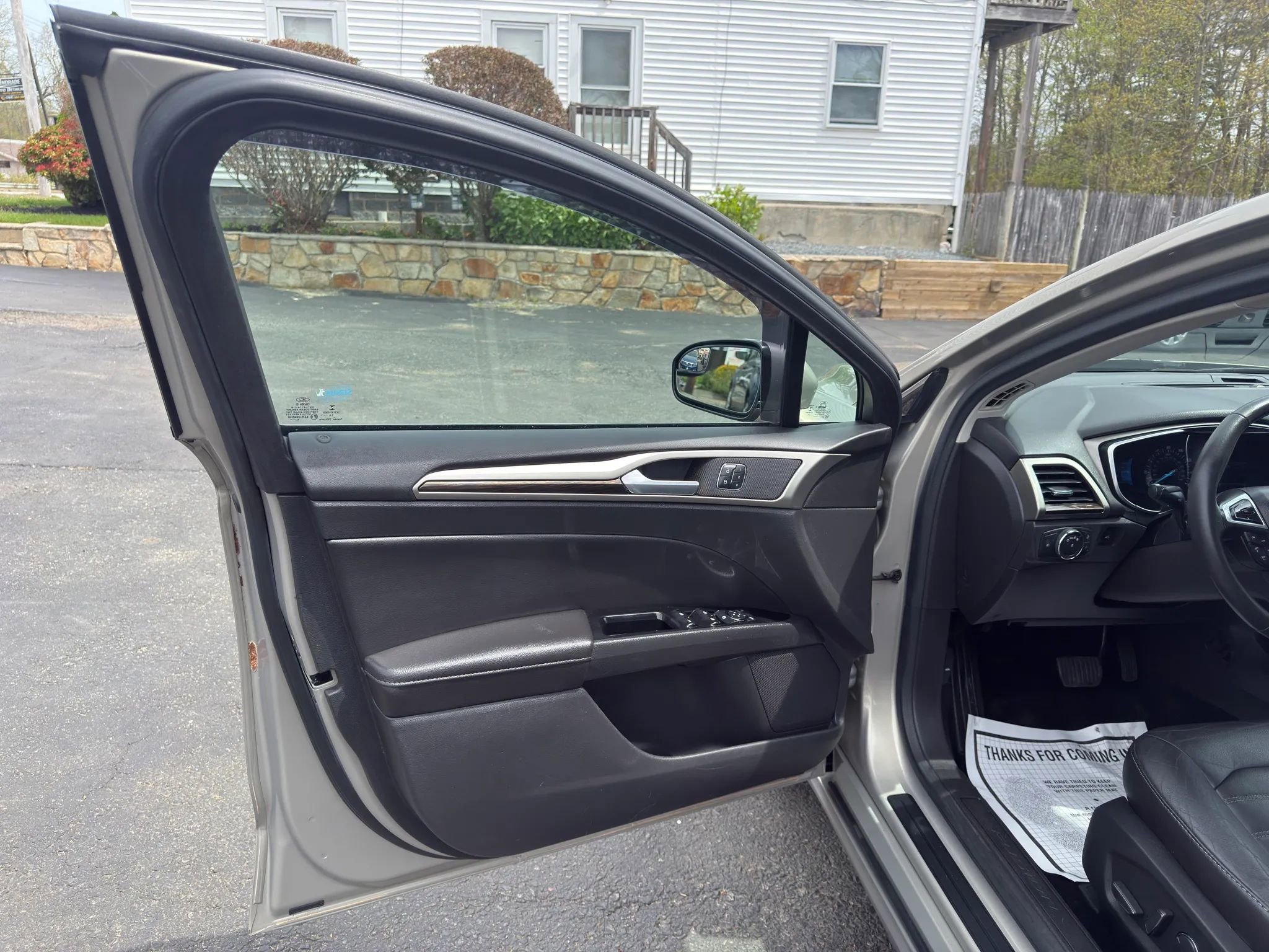 Used 2015 Ford Fusion SE w/ Equipment Group 202A AWD/4WD image 15
