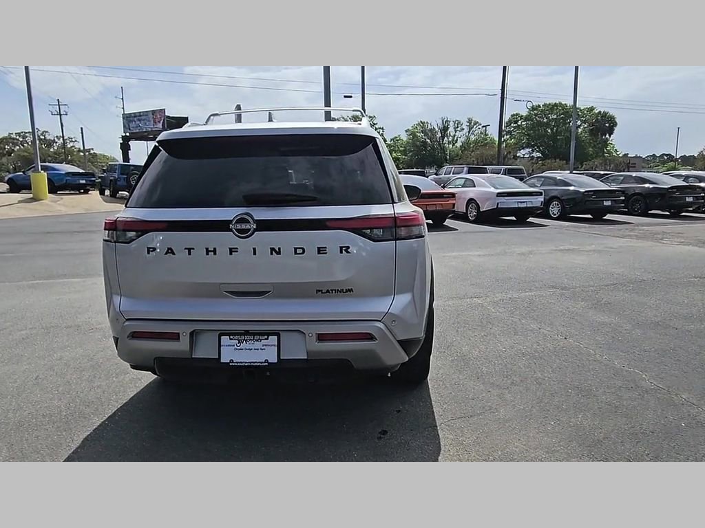 Used 2025 Nissan Pathfinder Platinum w/ Black Appearance Package image 30