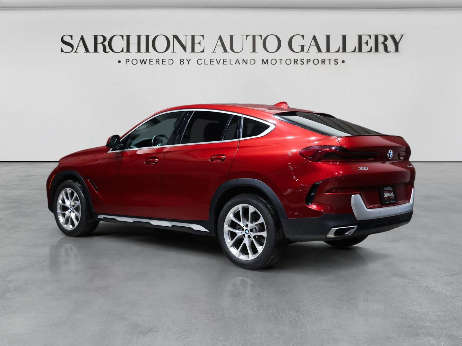 Used 2022 BMW X6 xDrive40i w/ Executive Package AWD/4WD image 2