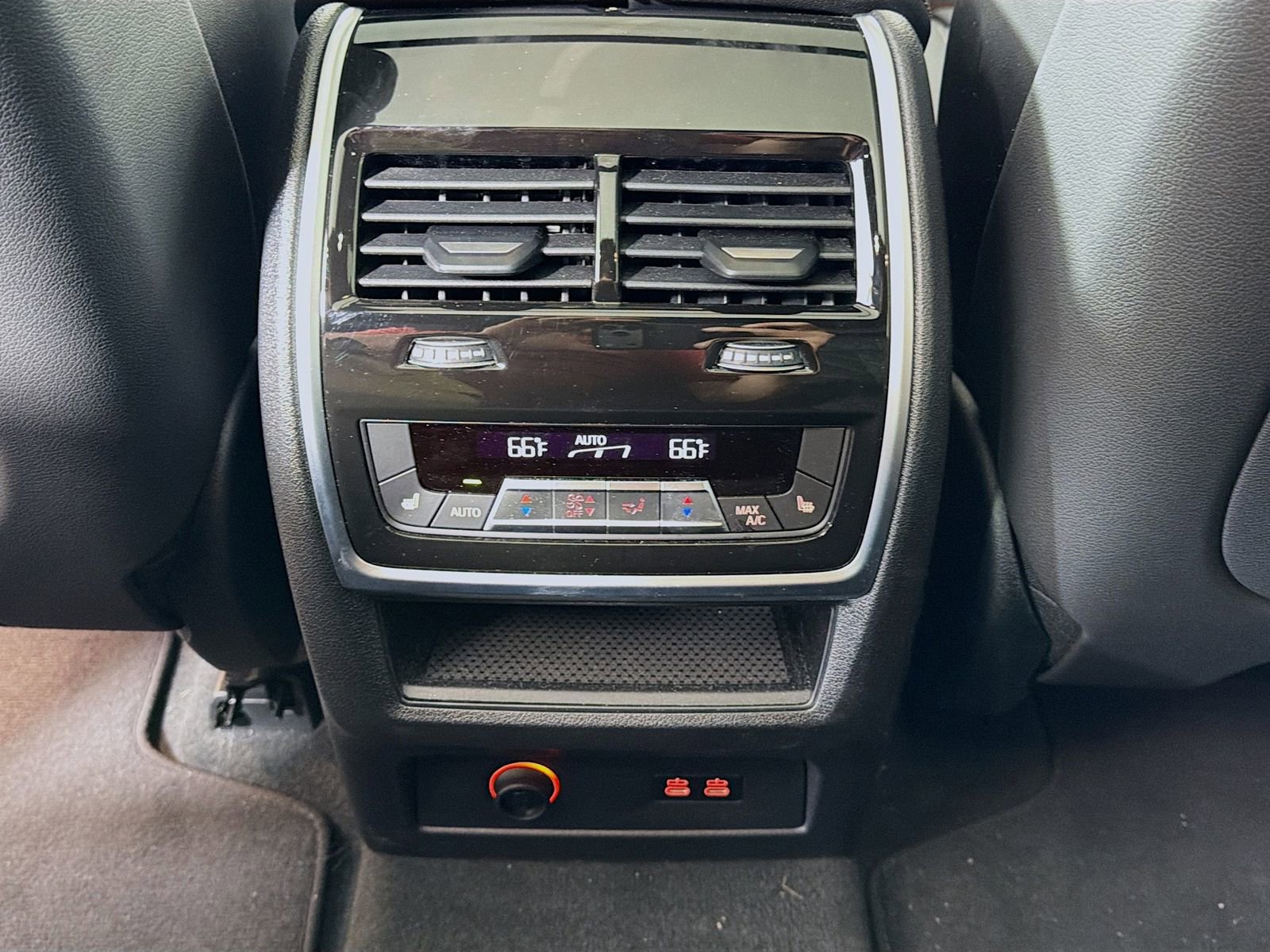 Certified 2025 BMW X5 xDrive40i w/ Climate Comfort Package AWD/4WD image 28