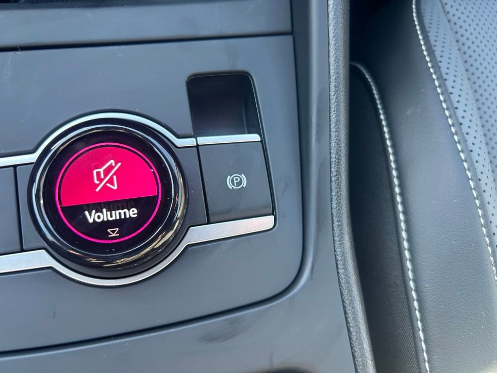 Certified 2025 Volkswagen Tiguan SE R-Line image 59