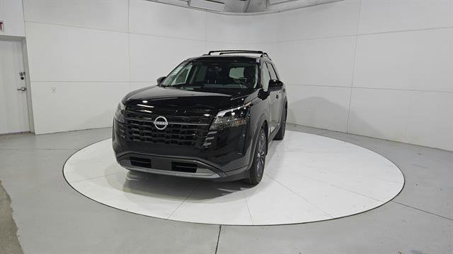New 2026 Nissan Pathfinder SL w/ SL Premium Package FWD image 2