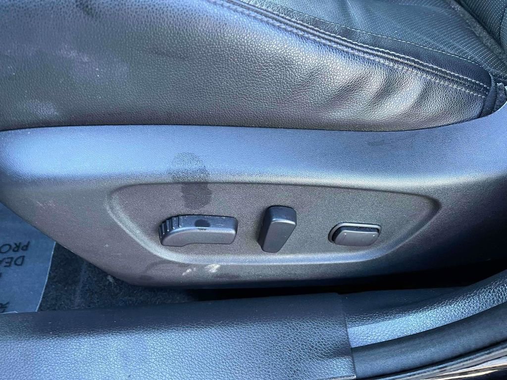 Used 2017 Nissan Rogue SL w/ SL Premium Package image 17