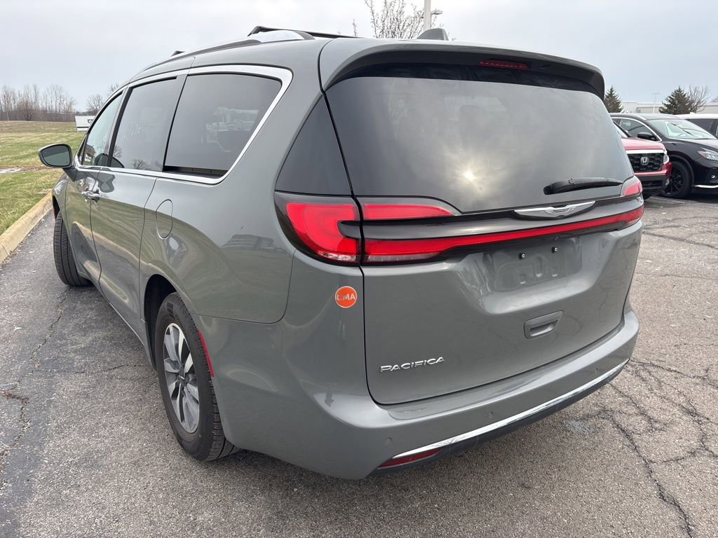 Used 2021 Chrysler Pacifica Touring-L image 6