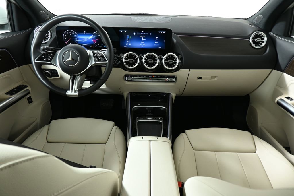 Certified 2026 Mercedes-Benz GLA 250 4MATIC image 4