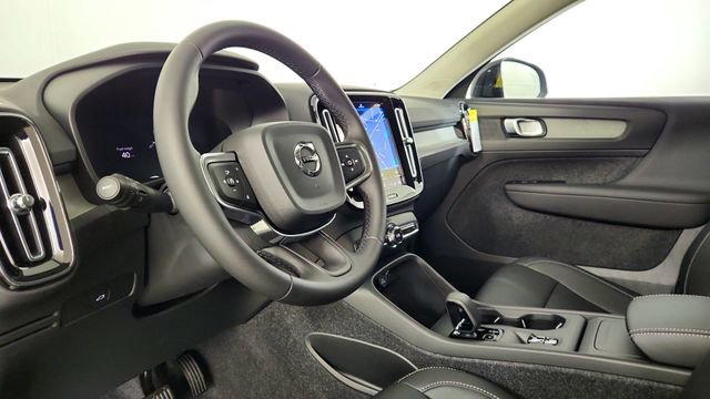 New 2026 Volvo XC40 B5 Core w/ Climate Package AWD/4WD image 12
