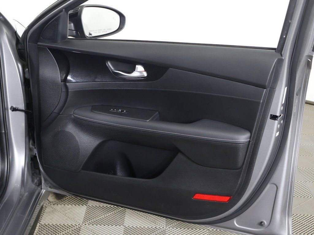 Used 2023 Kia Forte GT-Line image 22