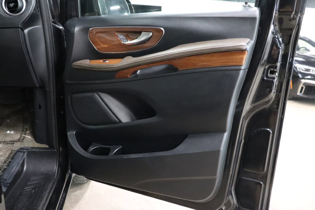 Used 2018 Mercedes-Benz Metris Passenger image 28