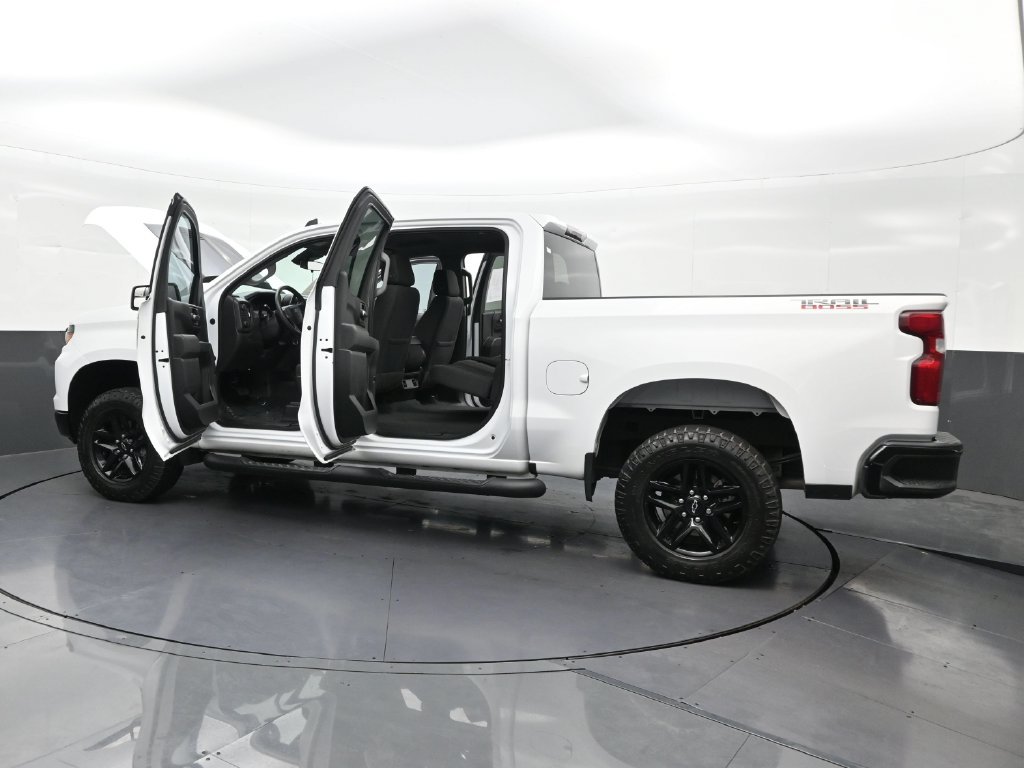 Used 2023 Chevrolet Silverado 1500 Custom Trail Boss w/ LPO, Dark Essentials Package AWD/4WD image 34