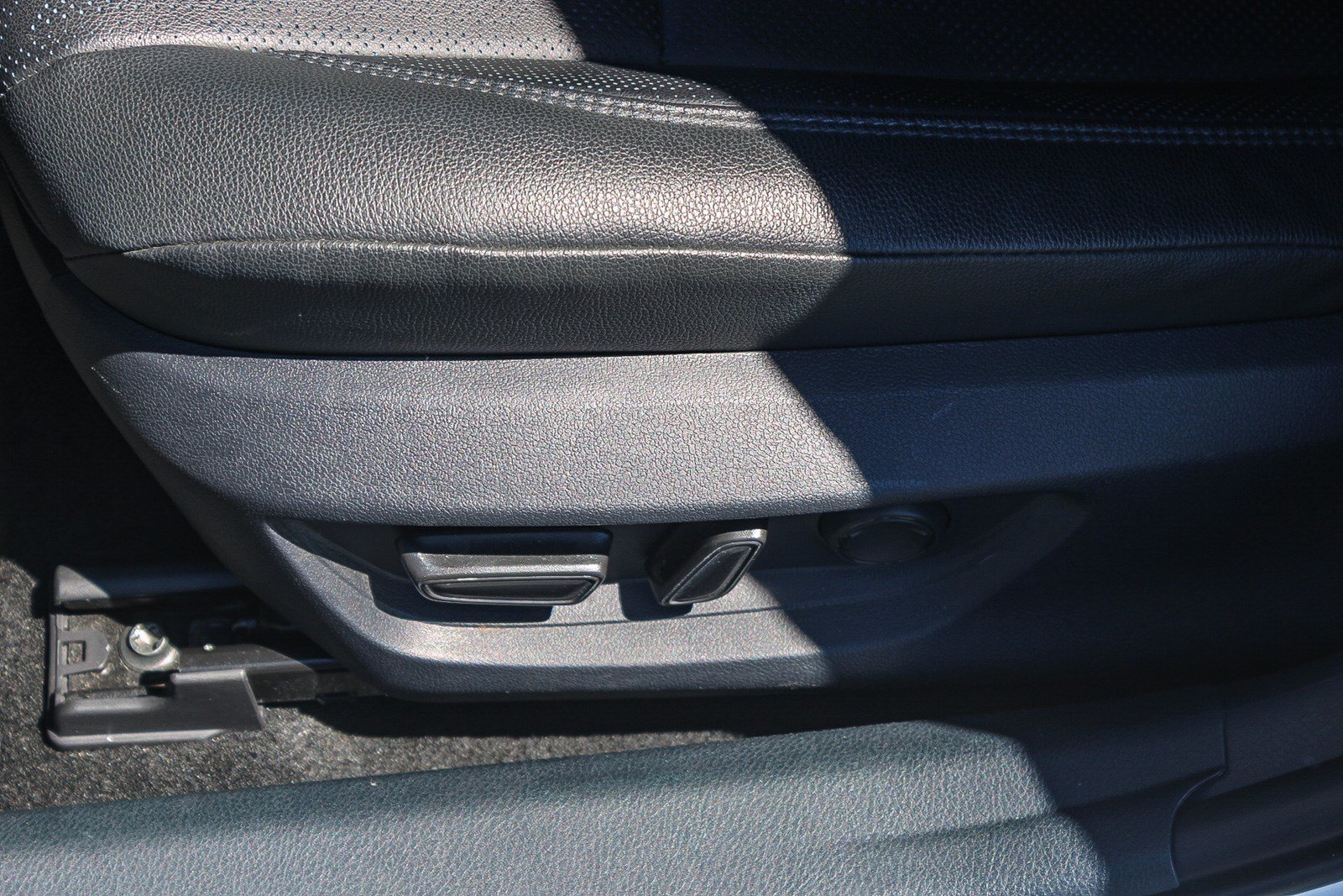 Used 2025 Toyota Camry XSE FWD image 23