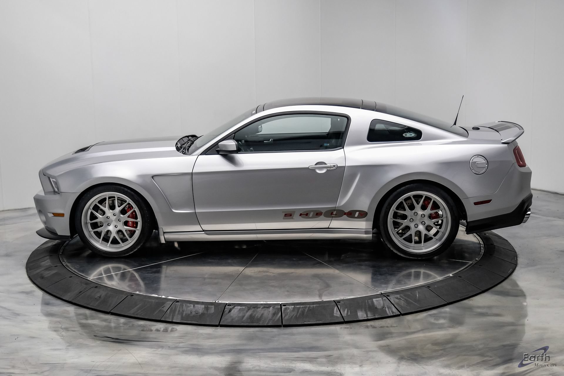 Used 2012 Ford Mustang Shelby GT500 w/ SVT Performance Pkg RWD image 9