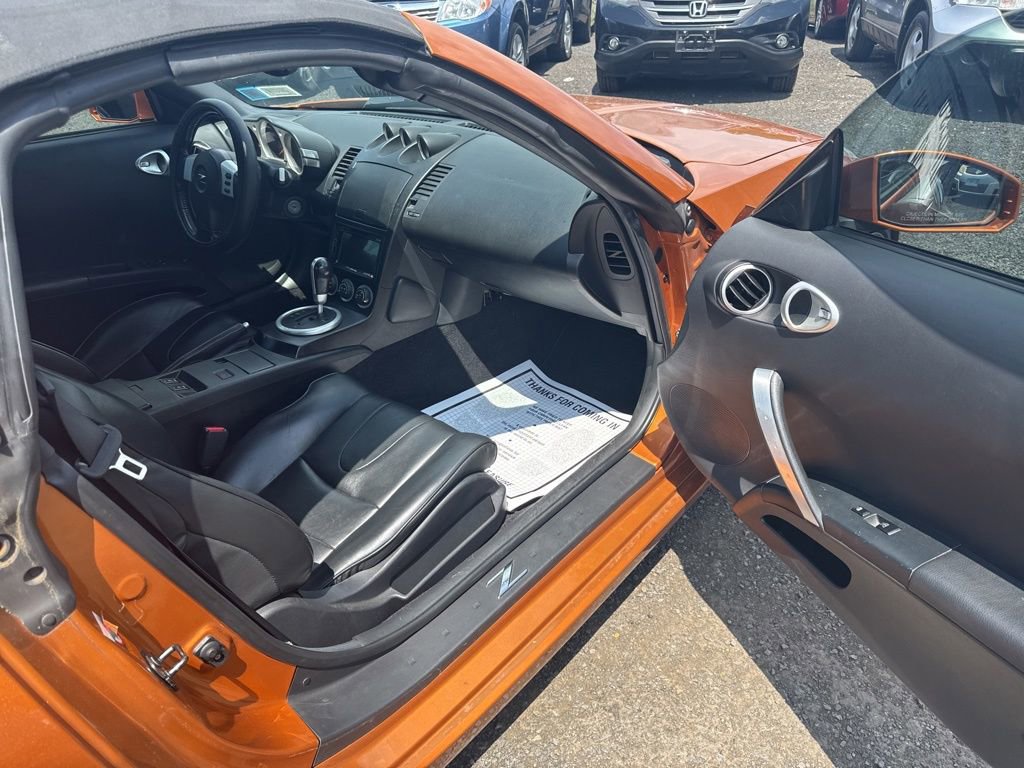 Used 2005 Nissan 350Z Touring RWD image 35