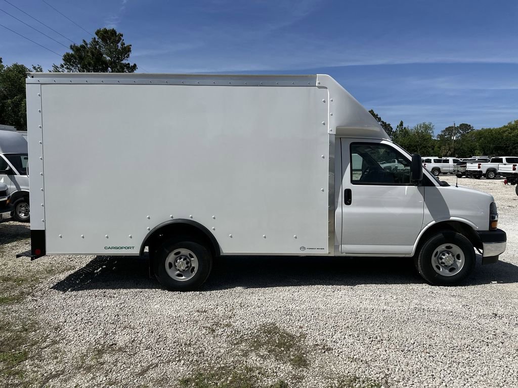 New 2025 Chevrolet Express 3500 w/ Power Convenience Package image 17