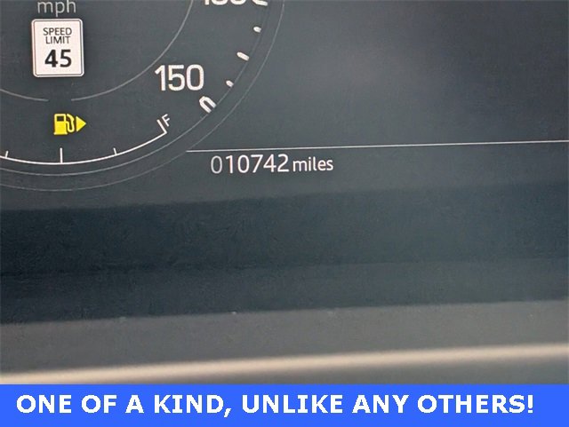 Used 2024 Land Rover Defender 110 S image 19