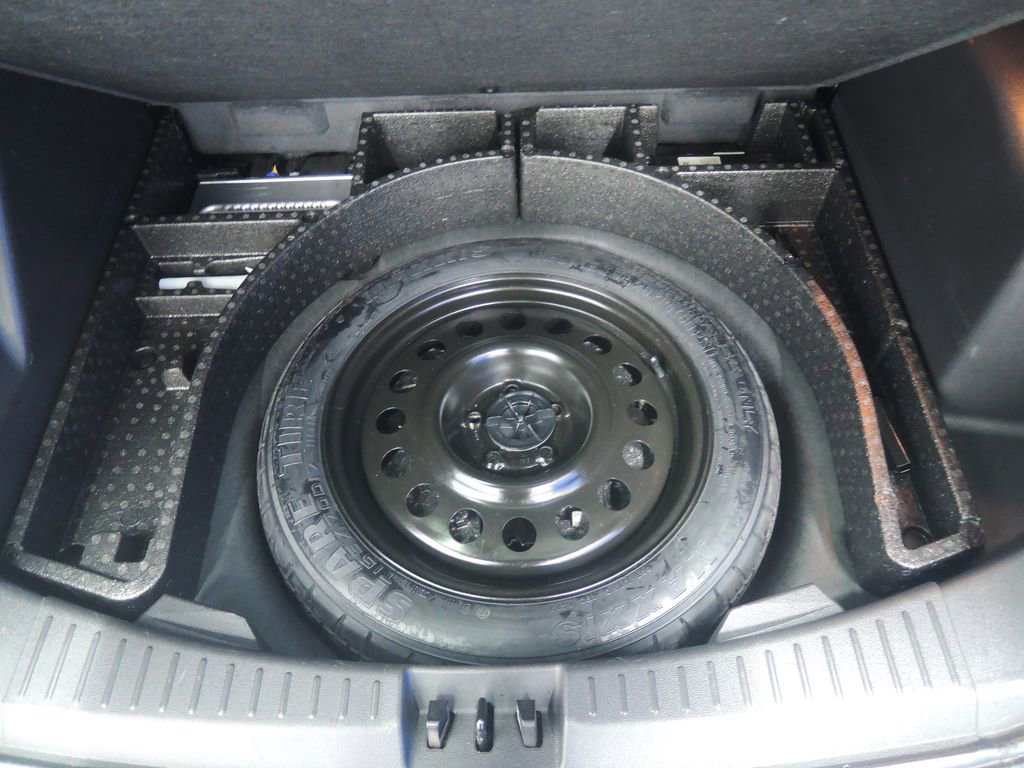 Used 2017 Ford Escape Titanium FWD image 32