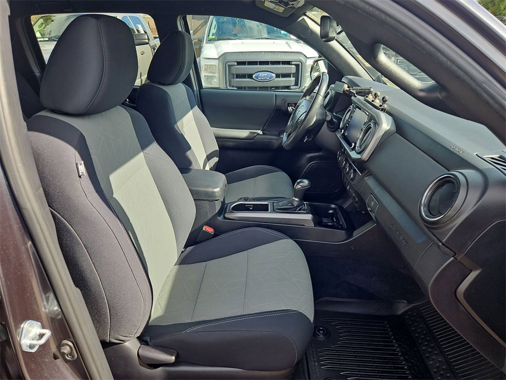 Used 2021 Toyota Tacoma TRD Off-Road image 16