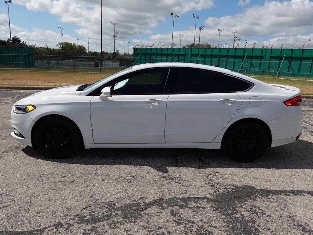 Used 2018 Ford Fusion Titanium image 4