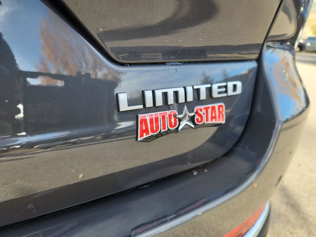 New 2025 Jeep Grand Cherokee Limited w/ Luxury Tech Group II image 30