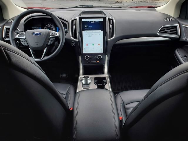 Used 2024 Ford Edge SEL w/ Convenience Package image 7