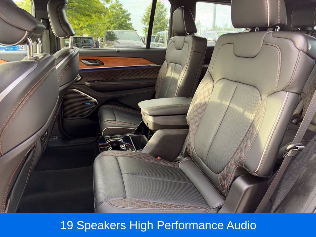 Used 2023 Jeep Grand Cherokee L Summit AWD/4WD image 17