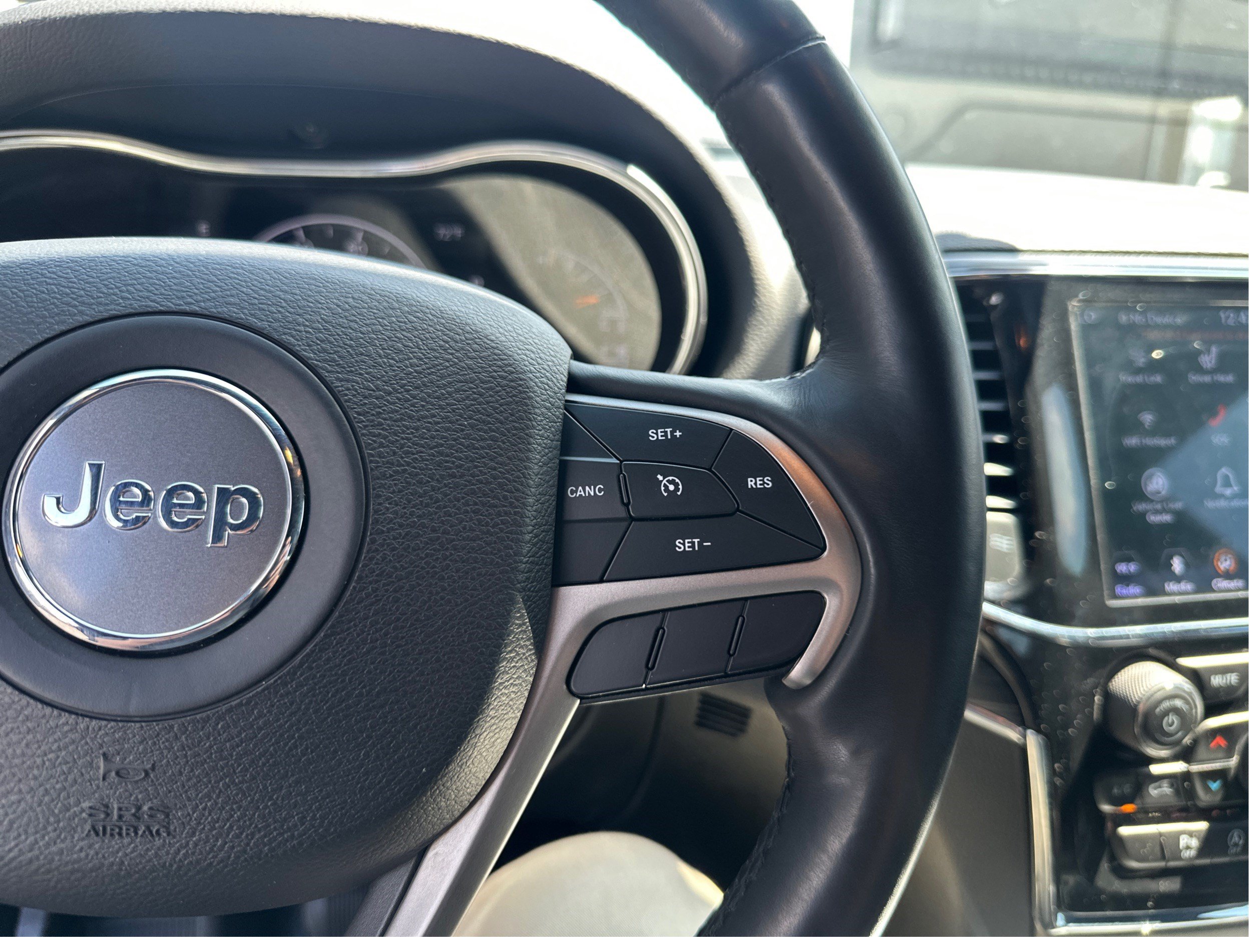 Used 2019 Jeep Grand Cherokee Limited AWD/4WD image 33