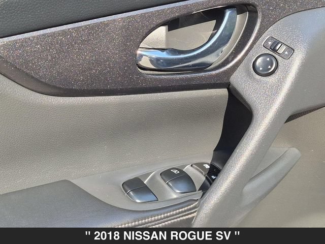 Used 2018 Nissan Rogue SV AWD/4WD image 11