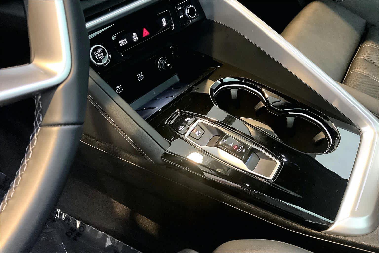 Certified 2025 Audi Q5 Premium AWD/4WD image 17