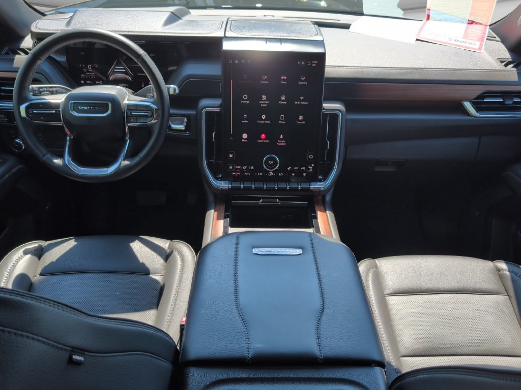 Used 2025 GMC Yukon Denali AWD/4WD image 18