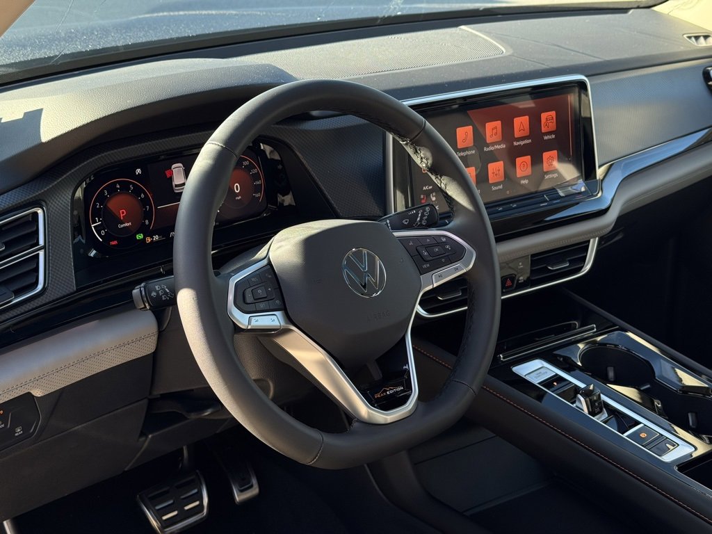 New 2025 Volkswagen Atlas Peak Edition SE image 18