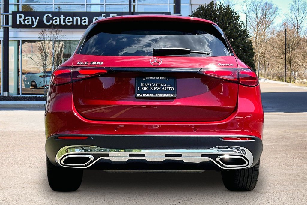 Used 2026 Mercedes-Benz GLC 300 4MATIC image 4