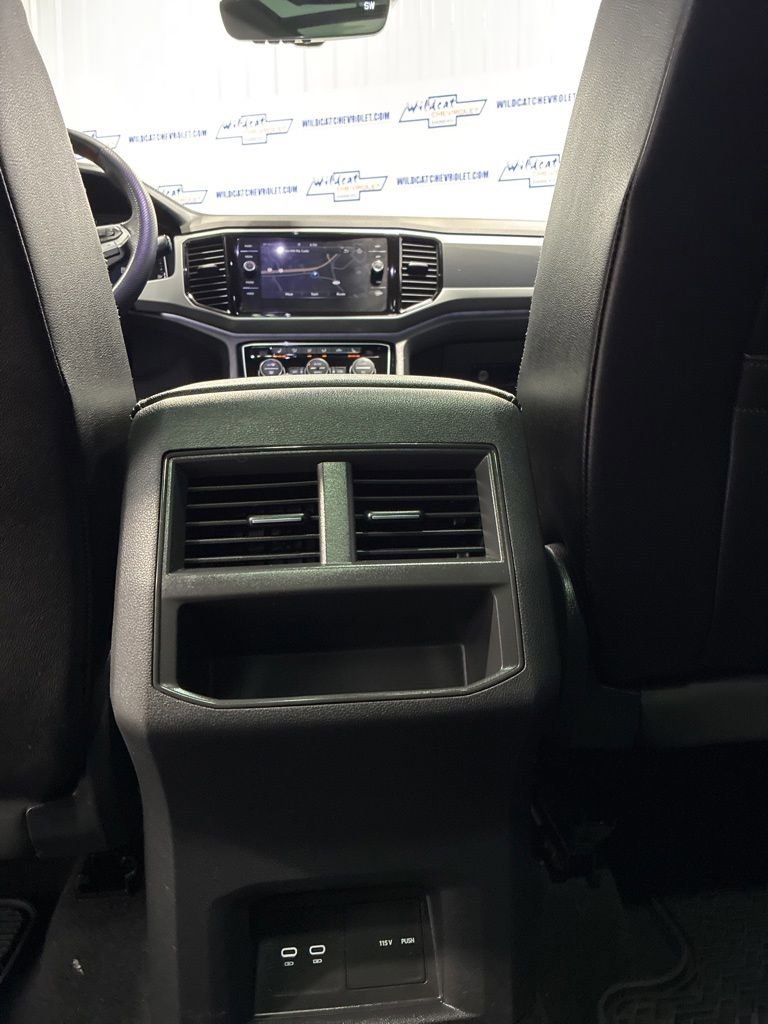 Used 2023 Volkswagen Atlas Cross Sport SEL R-Line AWD/4WD image 42