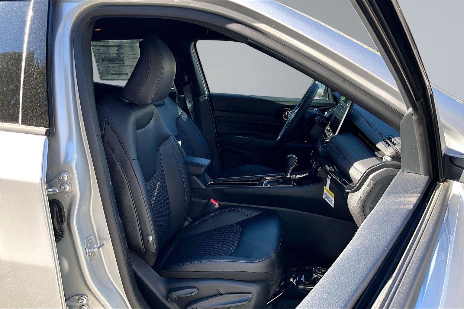 New 2026 Jeep Compass Latitude image 9