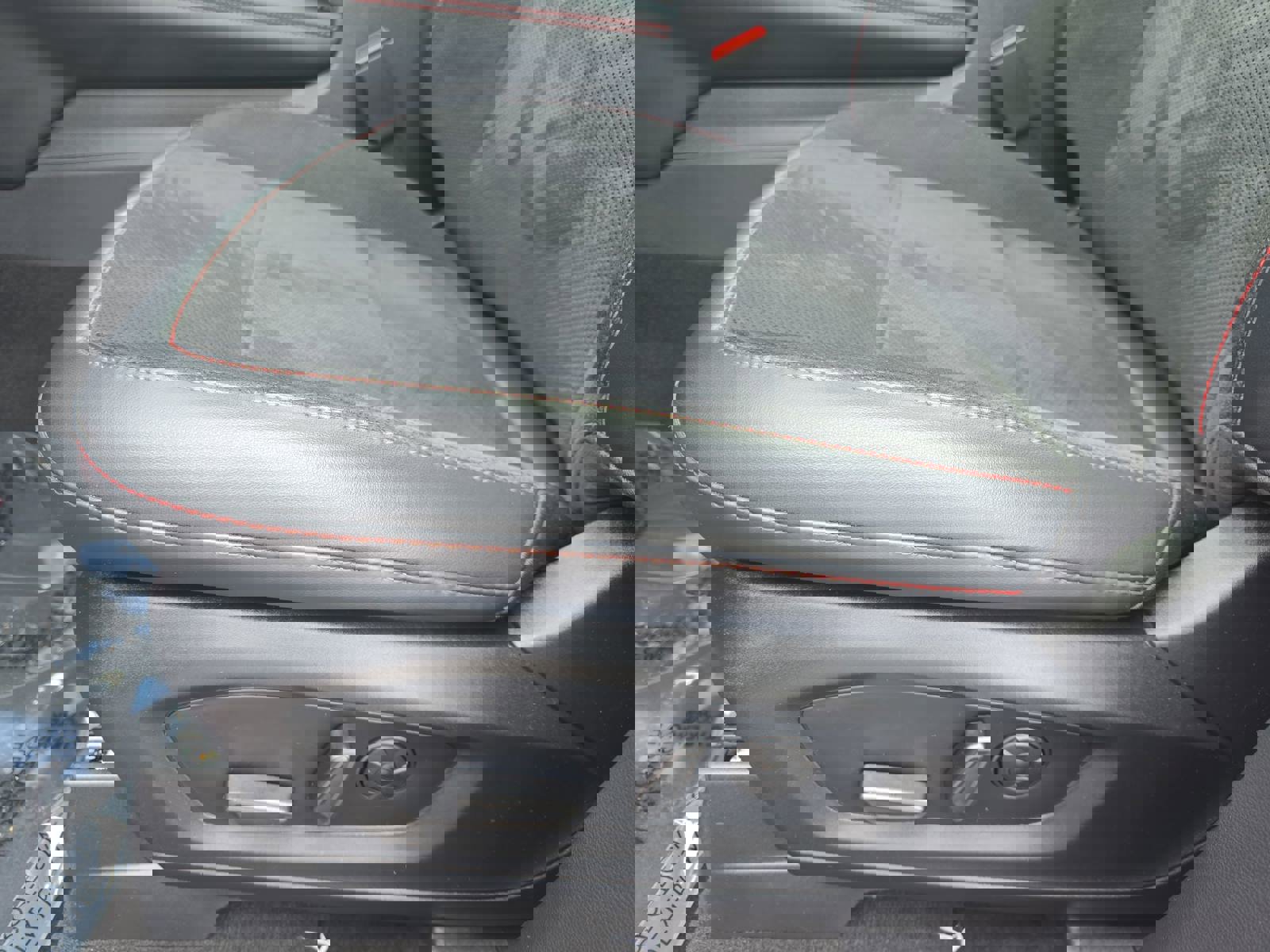 Used 2025 Ford Explorer ST w/ Sun And Sound Package image 31