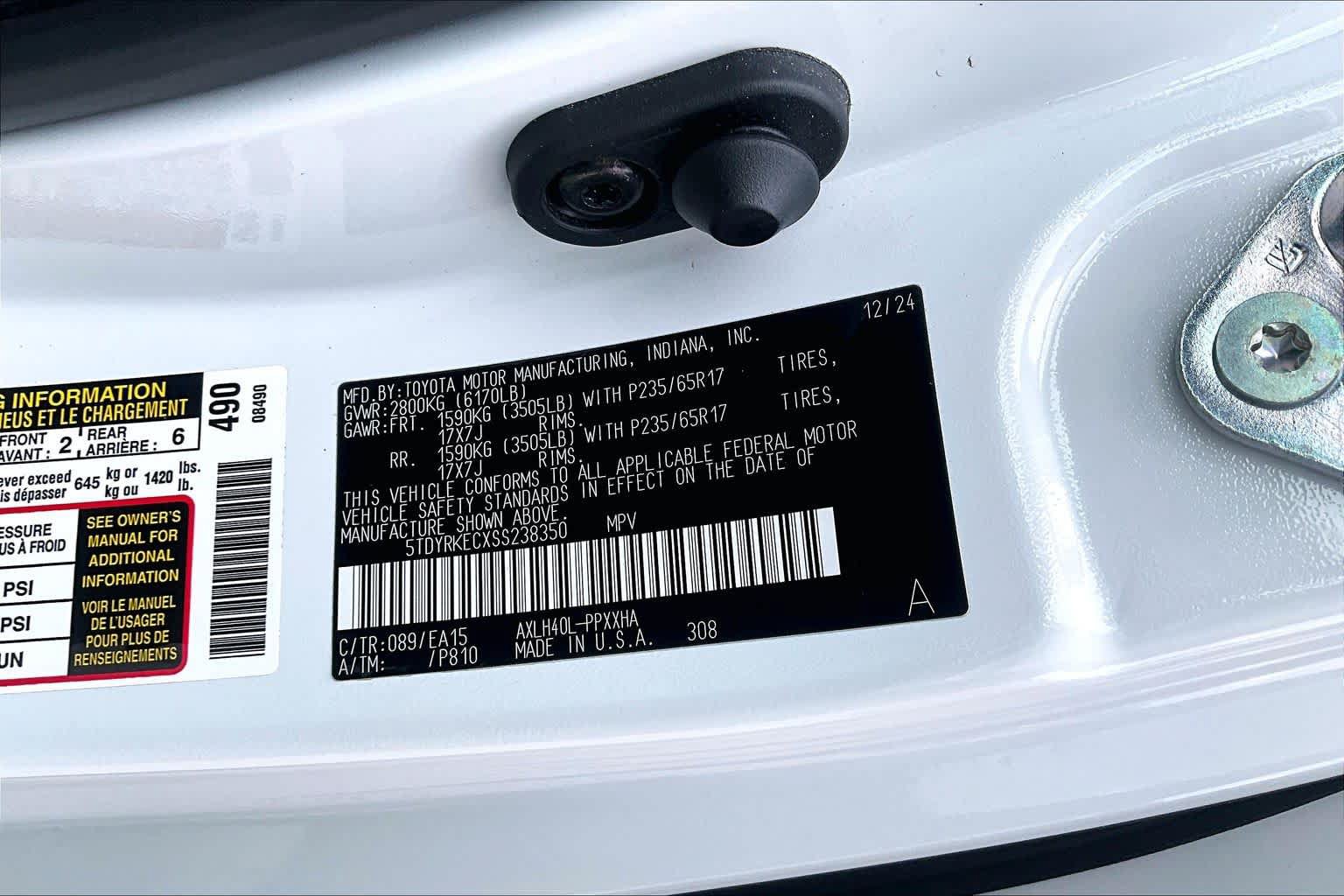 Used 2025 Toyota Sienna XLE FWD image 37