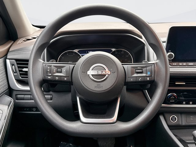 Used 2023 Nissan Rogue SV image 12