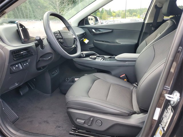 New 2025 Kia EV6 Light w/ Light LR Technology Package image 17