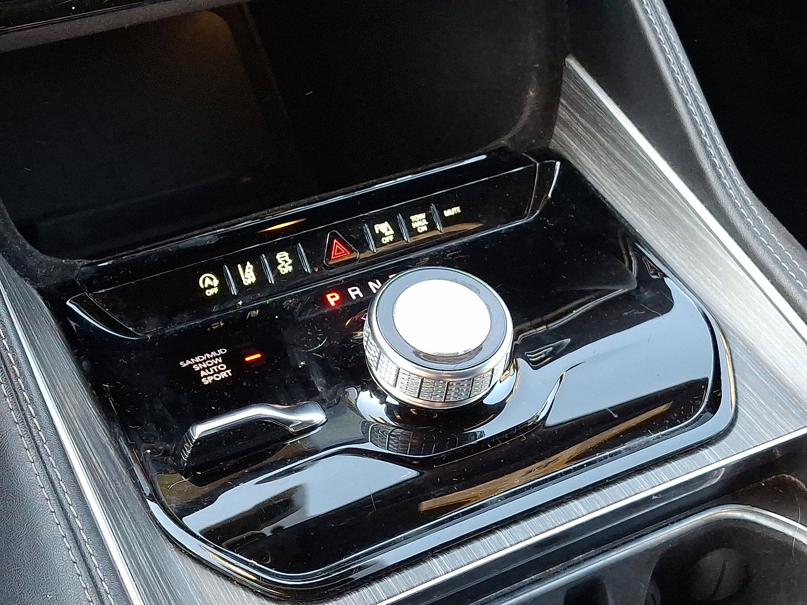 Used 2023 Jeep Wagoneer L Series II image 15