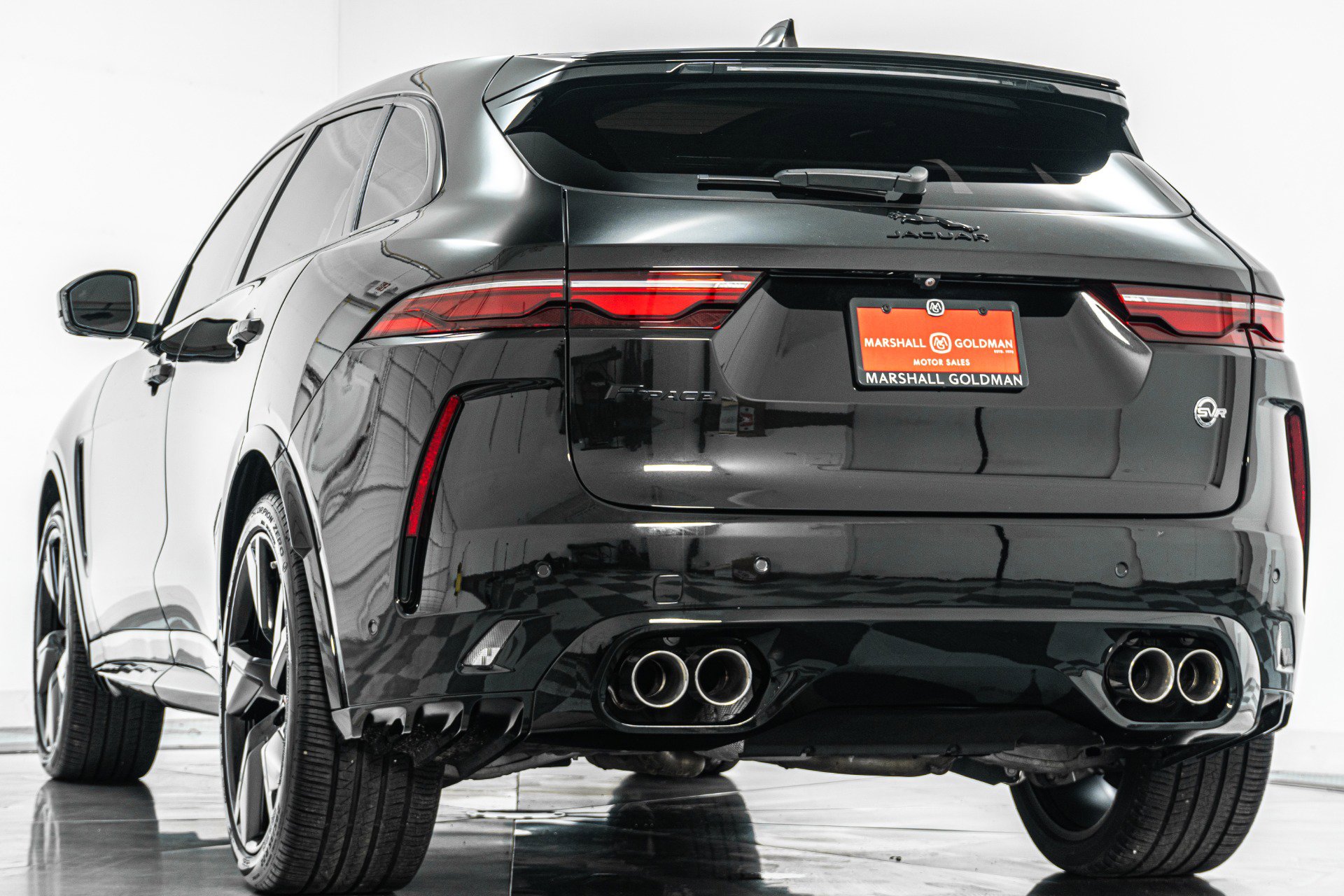 Used 2023 Jaguar F-PACE SVR image 7