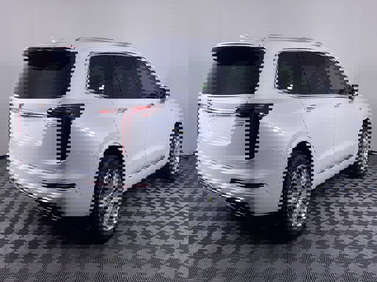 New 2025 Cadillac XT6 Luxury w/ LPO, Red Accent Package image 39