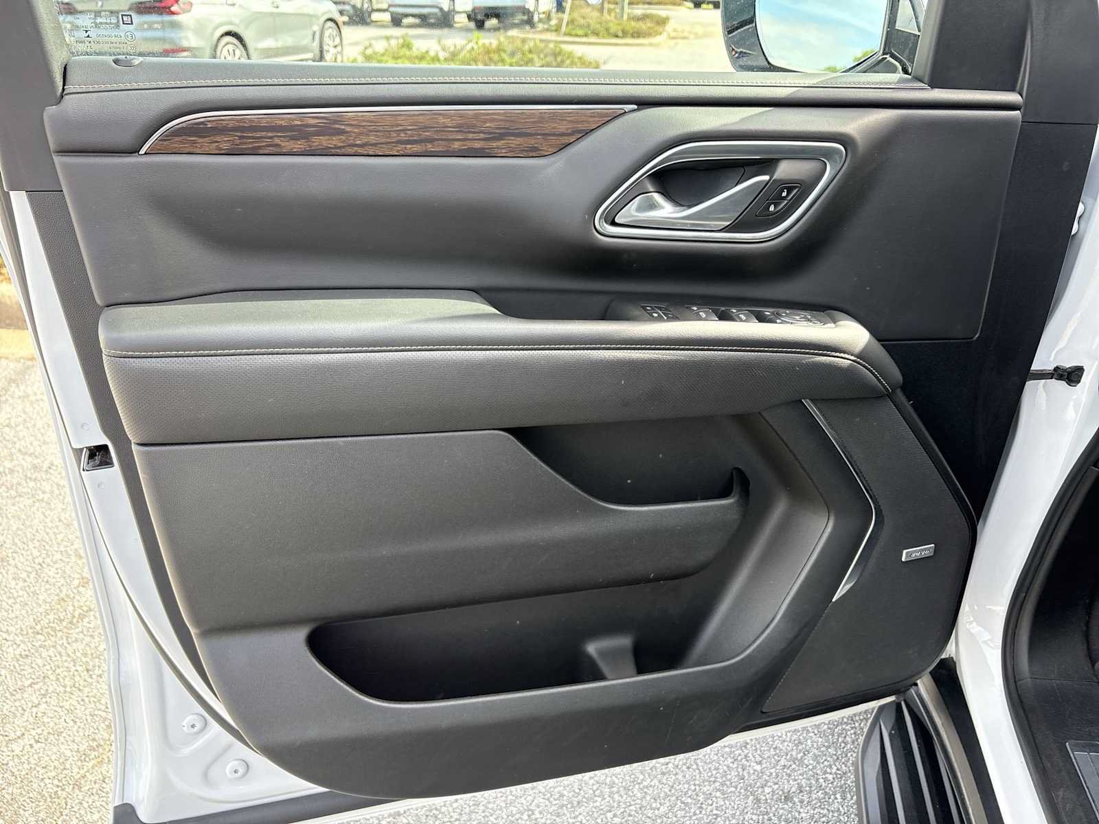 Used 2022 Chevrolet Suburban Premier AWD/4WD image 22