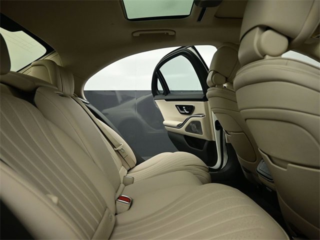Used 2022 Mercedes-Benz S 580 4MATIC Sedan w/ Rear Seat Package image 41