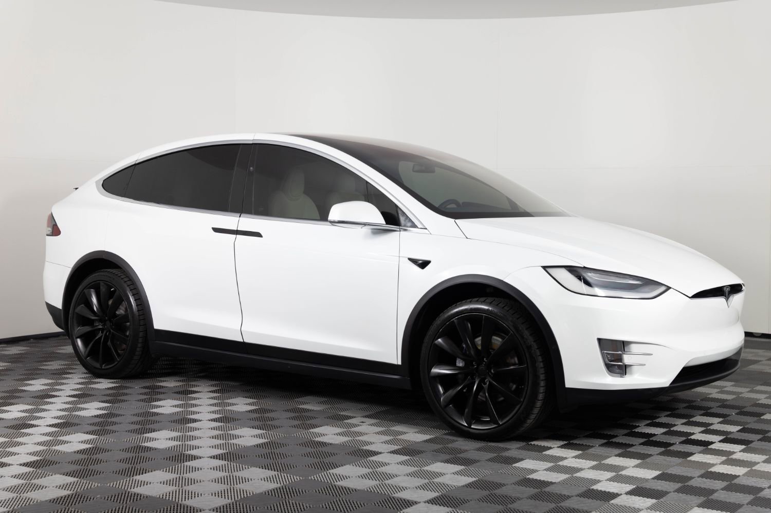Used 2020 Tesla Model X Long Range image 10
