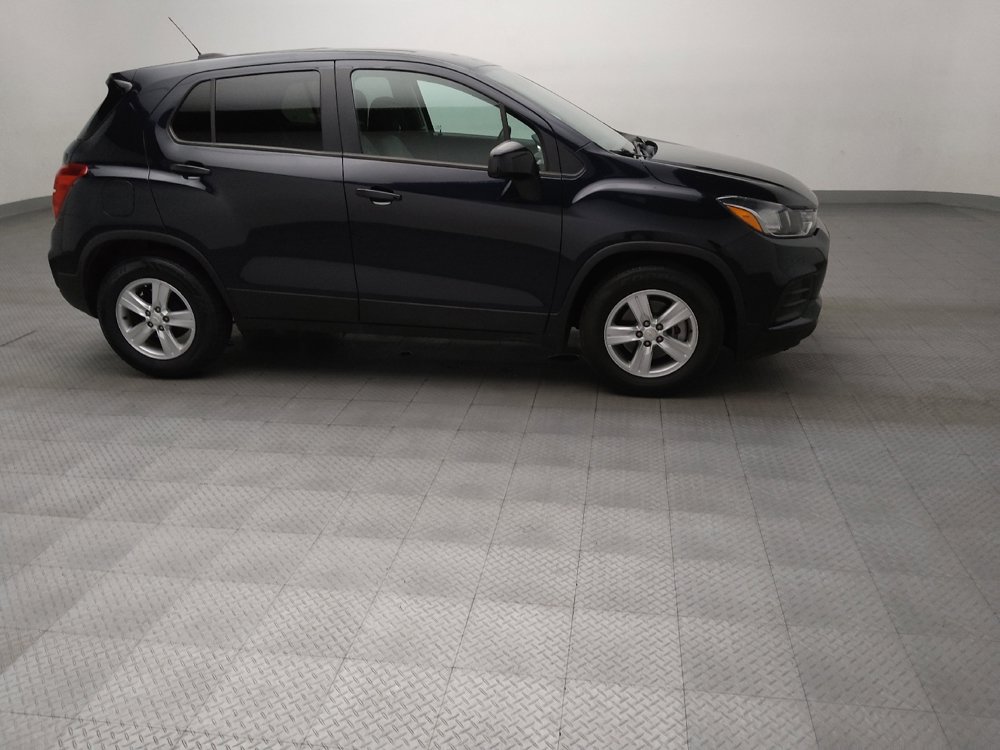 Used 2022 Chevrolet Trax LS w/ Tint and Cruise Package FWD image 11