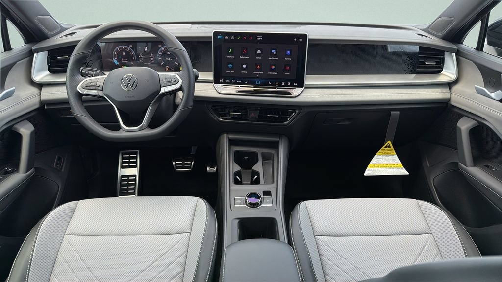 New 2026 Volkswagen Tiguan SE R-Line FWD image 10