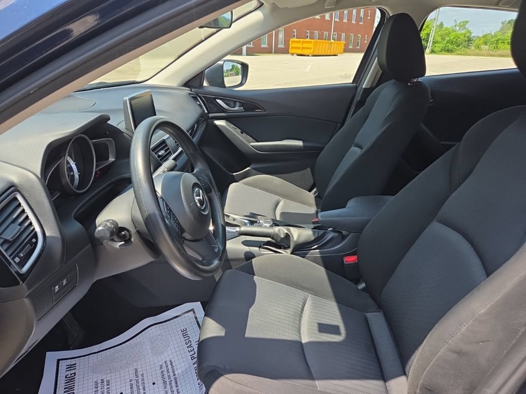 Used 2015 MAZDA MAZDA3 i Sport FWD image 16