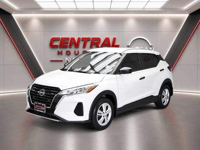 Used 2025 Nissan Kicks Play S FWD image 2