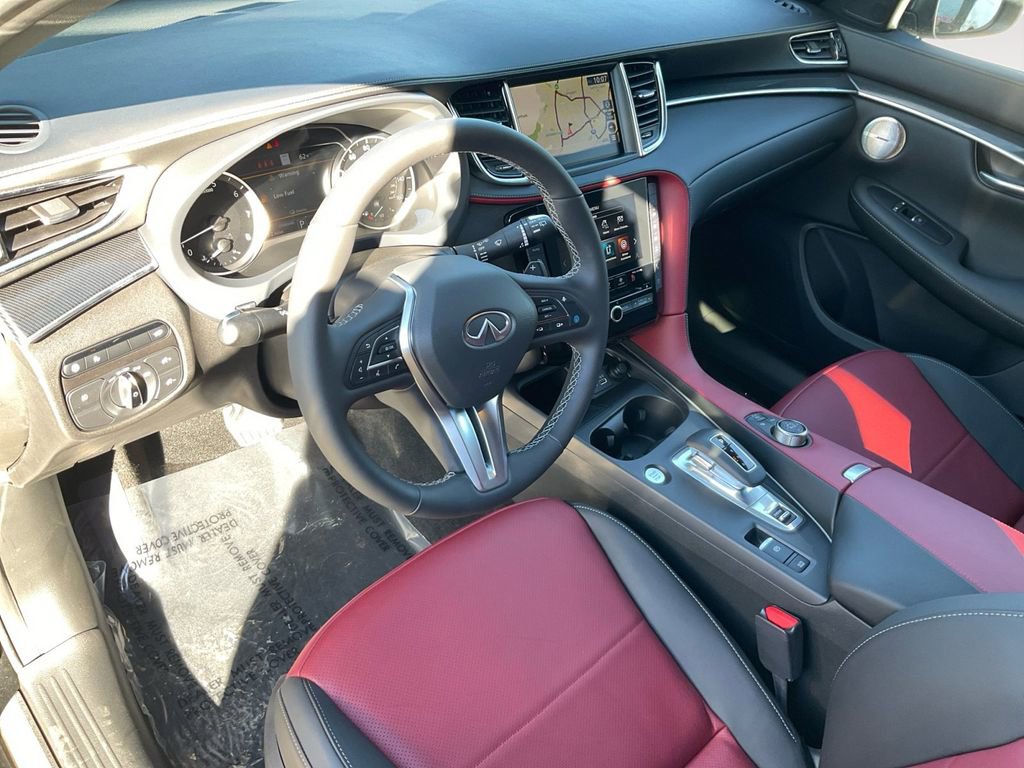 Used 2025 INFINITI QX50 Sport image 17