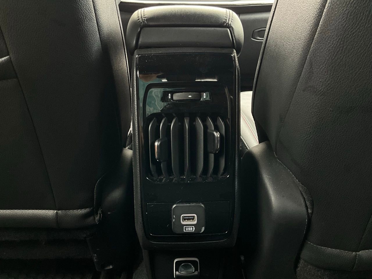 Used 2025 Jeep Compass Trailhawk image 12